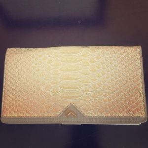 Stella & Dot Wallet
